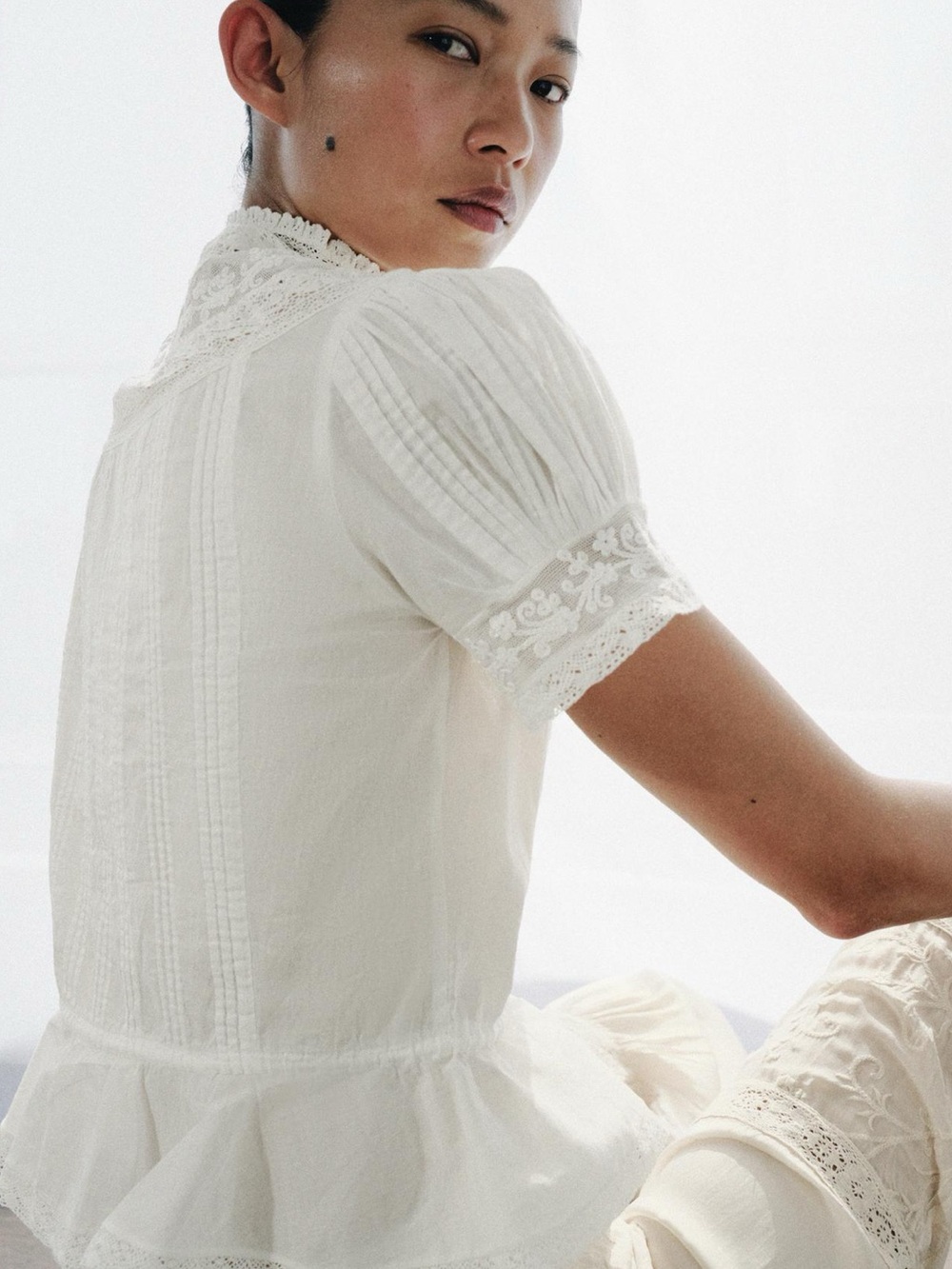 EMBROIDERED LACE PLEATED BLOUSE 5416/101/251
Zara Cream Lace-Trim Victorian - Picture 7 of 14